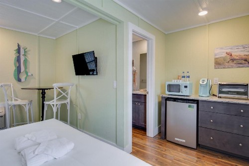 See Sea Motel - image 39