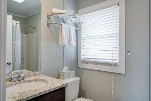 See Sea Motel - image 42