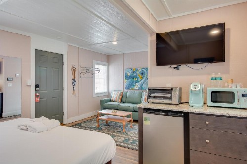 See Sea Motel - image 43