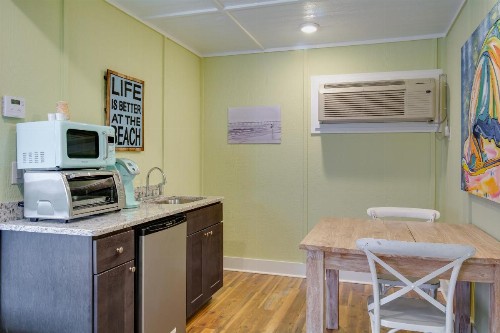 See Sea Motel - image 47