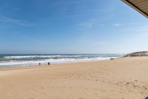 Cavalier by the Sea - image 16
