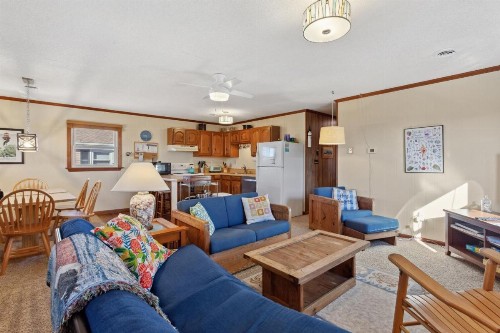 5165 - Holden Inn - image 1