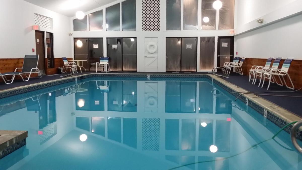 Cascades Lodge - main image