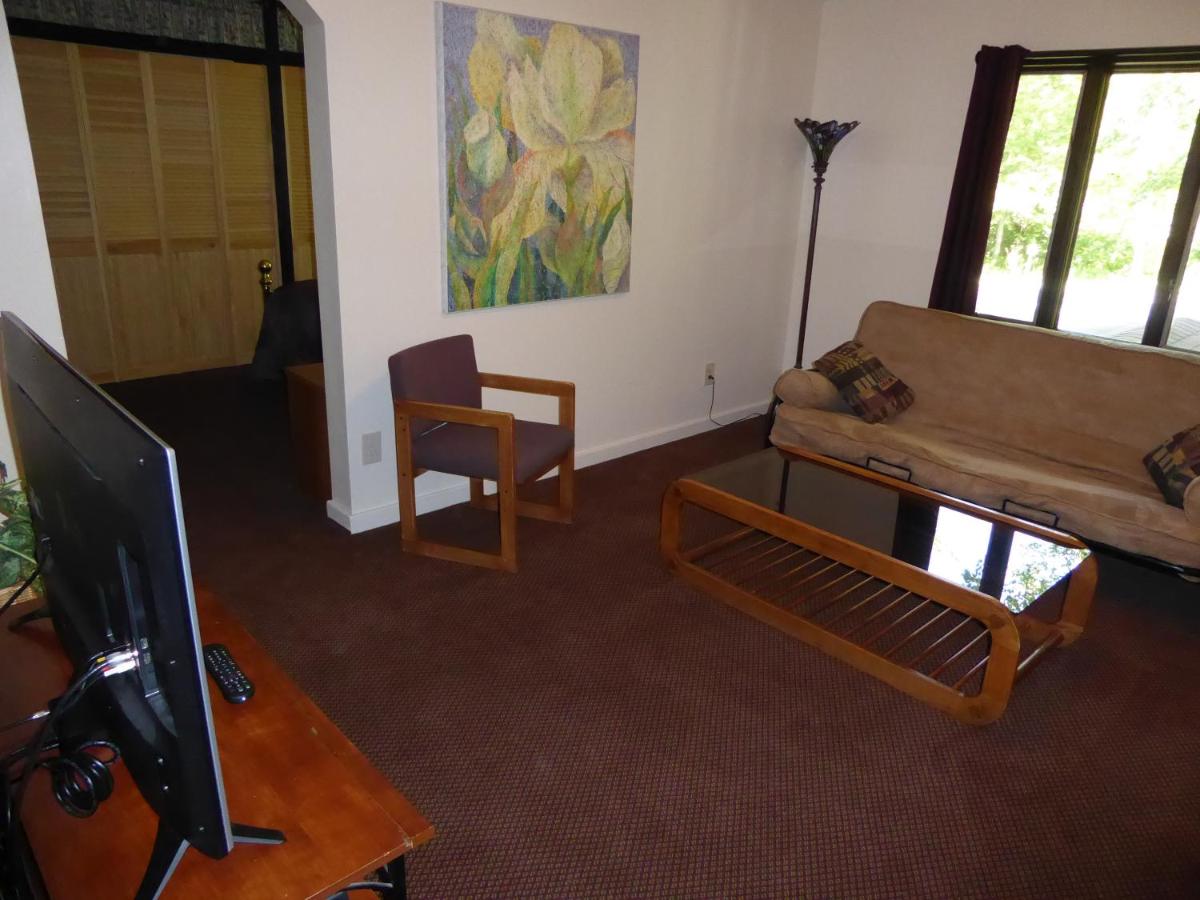 Mountain Sports Inn - image 2