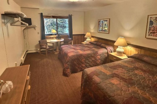 Mountain Sports Inn - image 29