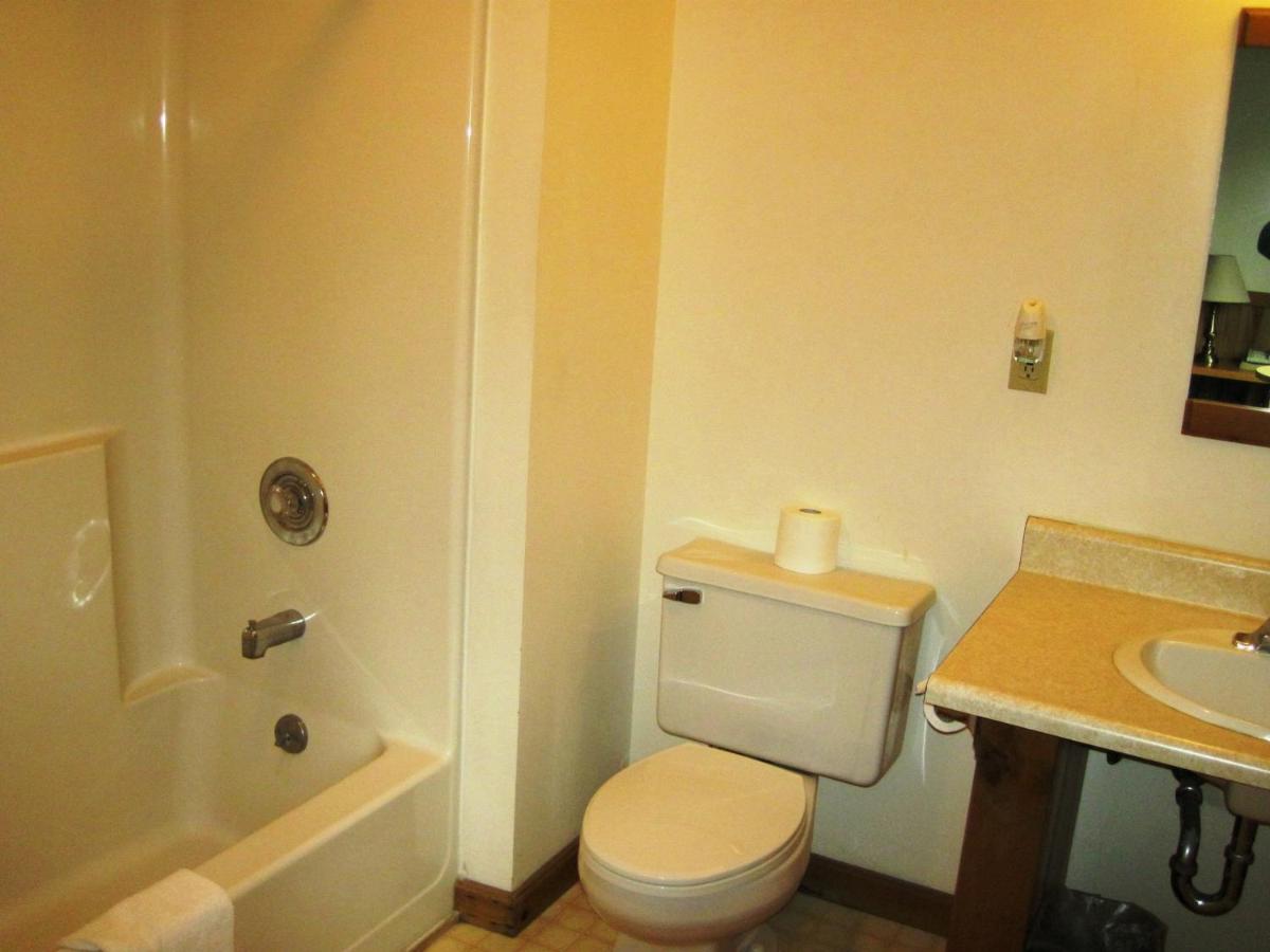 Mountain Sports Inn - image 6