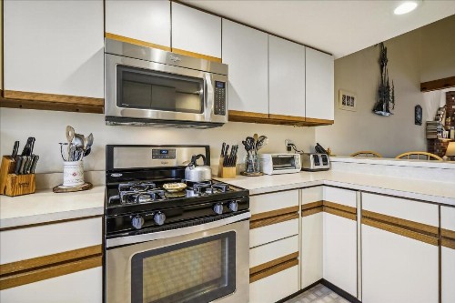 Glazebrook Townhouse Unit J5 - image 25