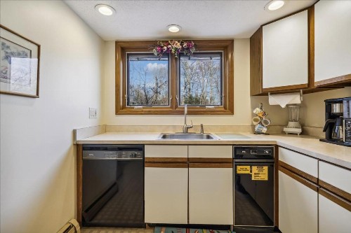 Glazebrook Townhouse Unit J5 - image 30