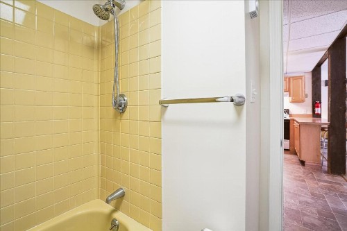 Northbrook Townhouse #3 - image 5