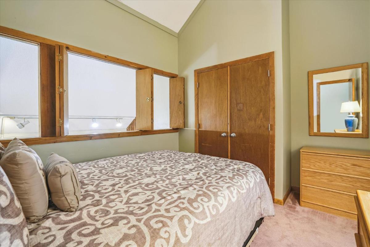 Whiffletree Condo Unit E8 - image 3