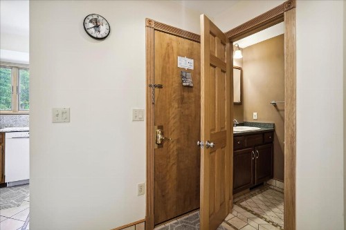 Edgemont Condo A2 - image 23