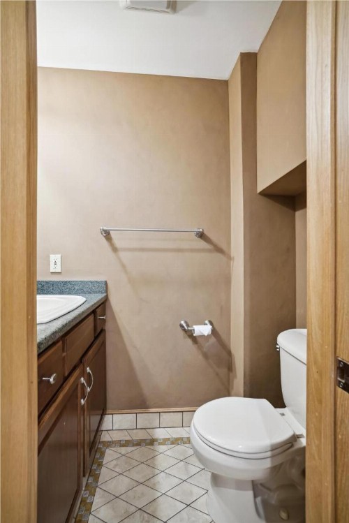 Edgemont Condo A2 - image 33