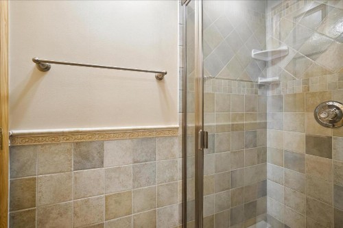 Edgemont Condo A2 - image 8