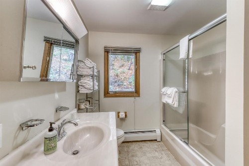 Killington's Hideaway - image 10