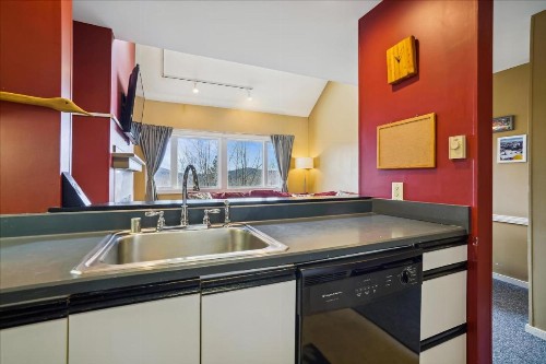 Highridge Condominium Unit E11 - image 32