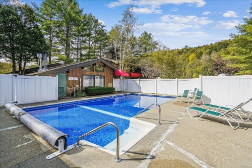 Cedarbrook Queen Suite 106 - image 3