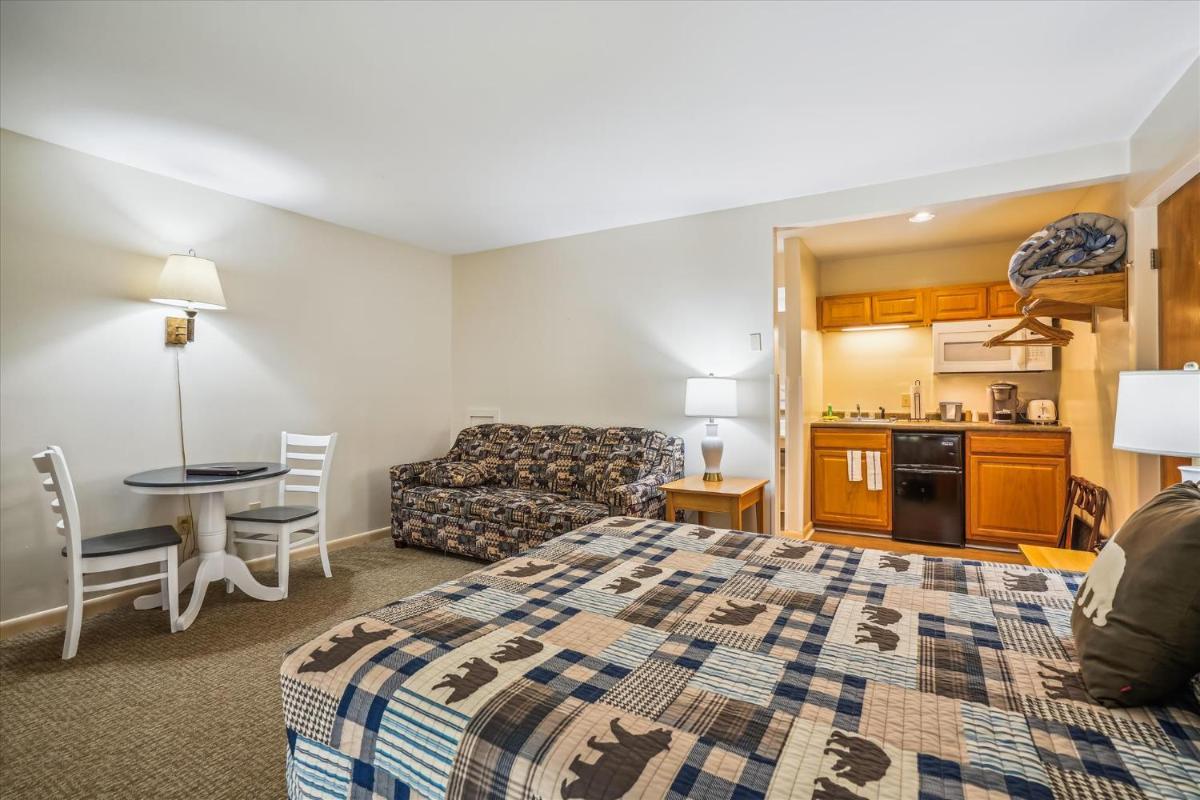 Cedarbrook Two Room Studio 110 - main image