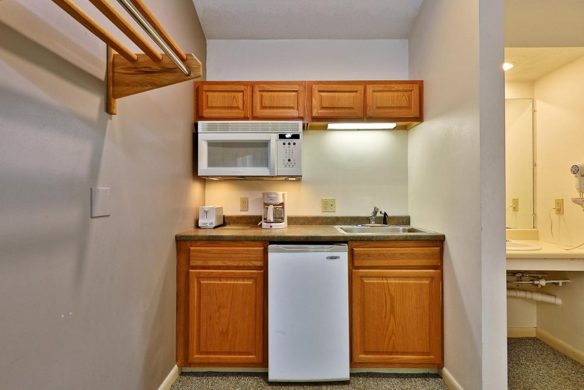 Cedarbrook Two Room Studio 207 - image 2
