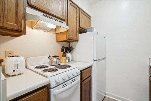 Cedarbrook Queen Suite 203 - image 23