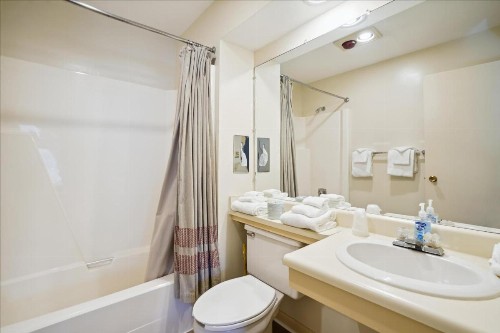 Cedarbrook Queen Suite 203 - image 27