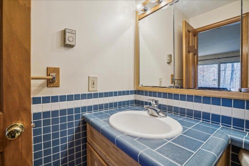 Edgemont Condo B3 - image 23