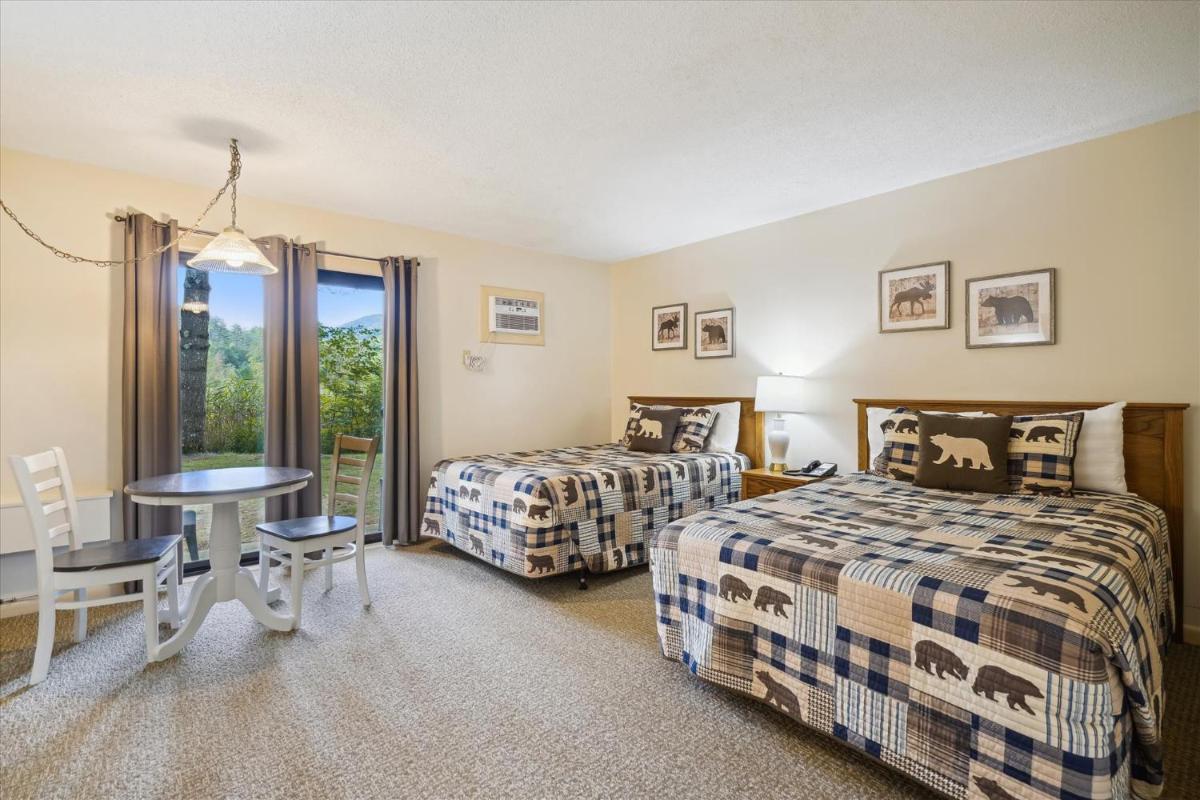Cedarbrook Hotel Room w/2 doubles 101 - main image