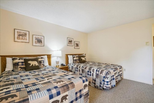 Cedarbrook Hotel Room w/2 doubles 101 - image 13