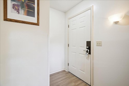 Cedarbrook Hotel Room w/2 doubles 101 - image 14