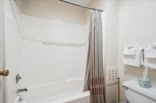 Cedarbrook Hotel Room w/2 doubles 101 - image 19