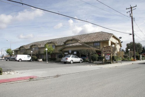 Keefers Inn King City - image 1