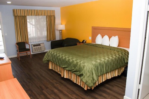 Keefers Inn King City - image 21