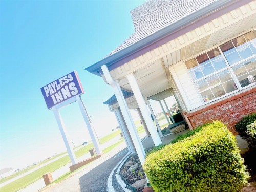 Payless Inn