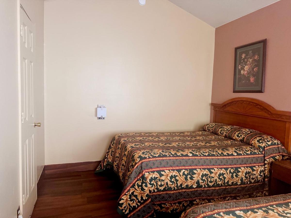 Payless Inn - image 6