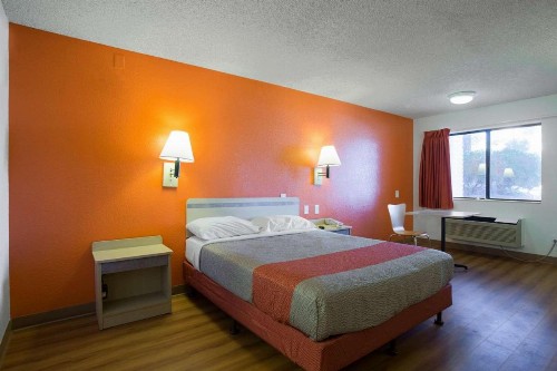 Motel 6-Kingman AZ - Route 66 West - image 2