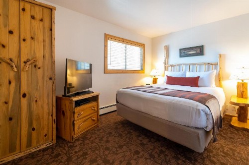 Red Wolf Lakeside Lodge - image 15