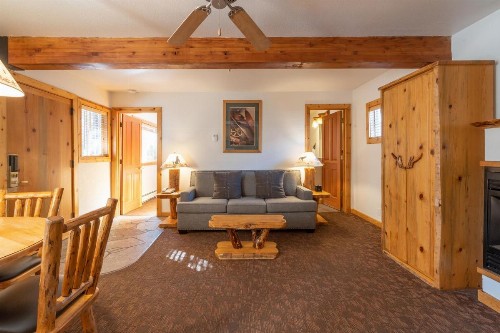 Red Wolf Lakeside Lodge - image 16