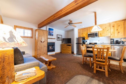 Red Wolf Lakeside Lodge - image 29