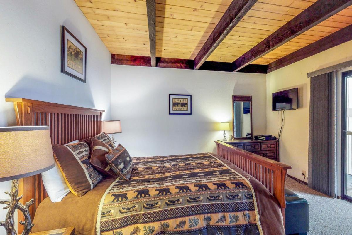 Kings Beach Retreat-Kingswood Village #140 - image 7
