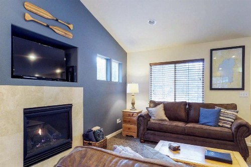 Wanderlust Cabin - image 12