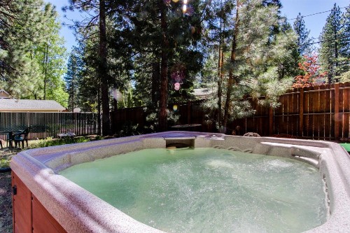 Wanderlust Cabin - image 5