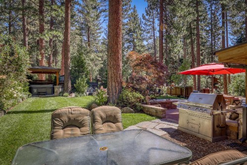 Elegant Tranquility Chalet - image 10