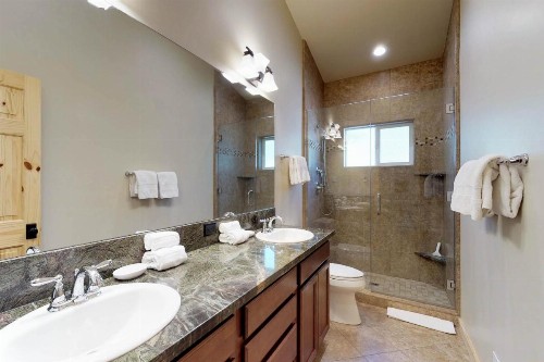 Pine Luxury - image 9