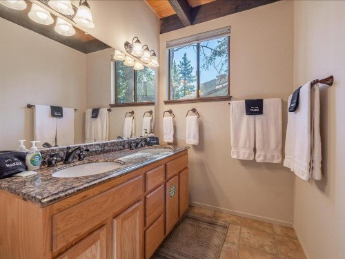 The Bear's Den (Condo) - image 4