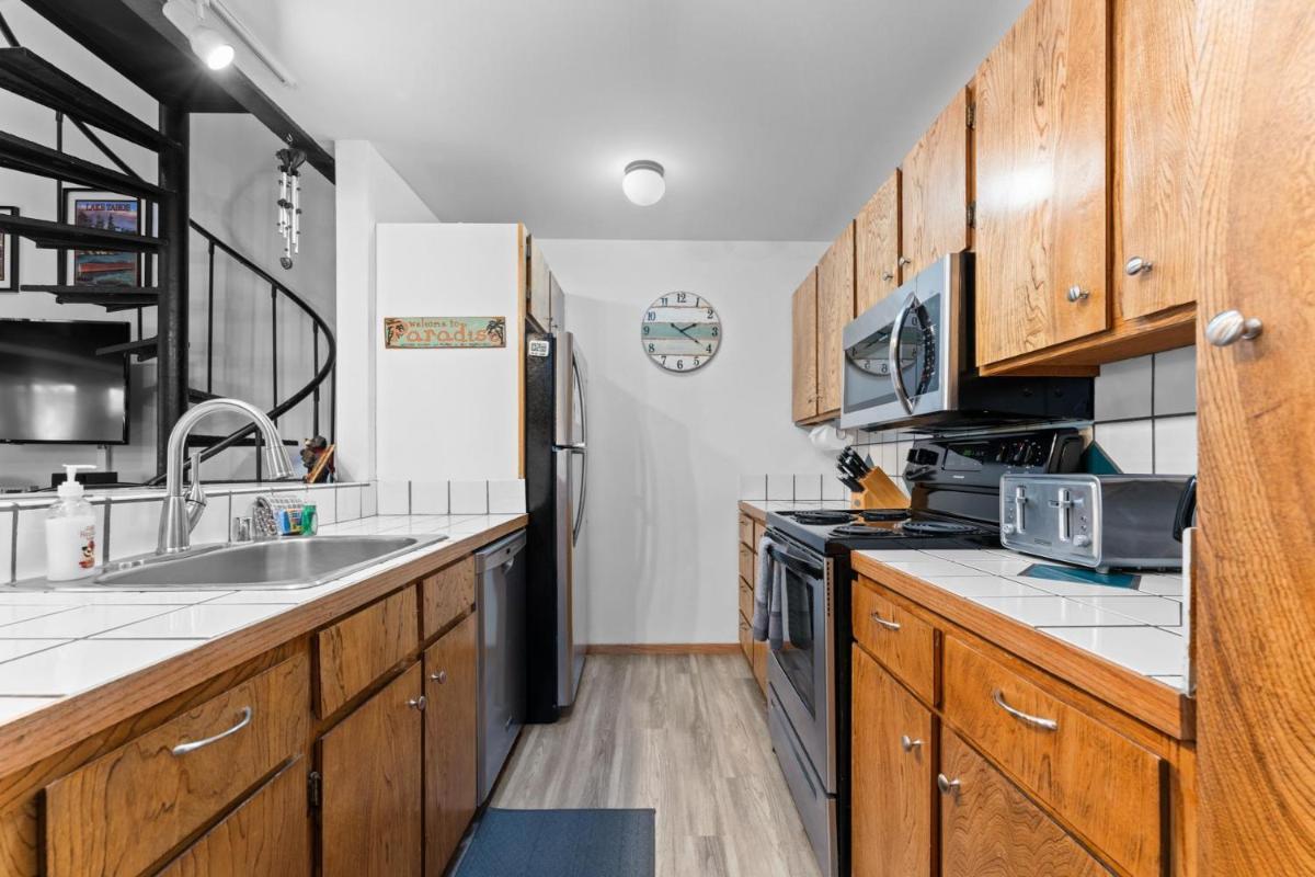 Twisted Retreat (Condo) - image 6