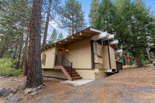 Dolly Varden Cottage (Cabin) - image 10