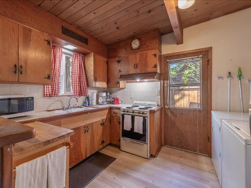 Cabin on Coon Street (Cabin) - image 22
