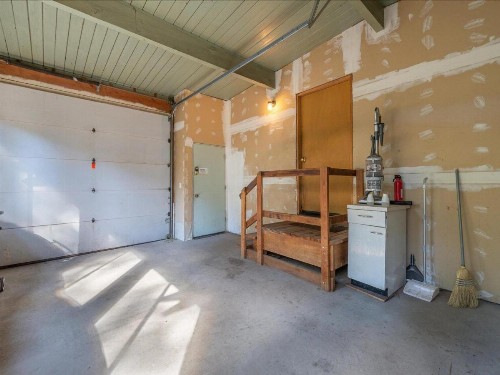 Cabin on Coon Street (Cabin) - image 24