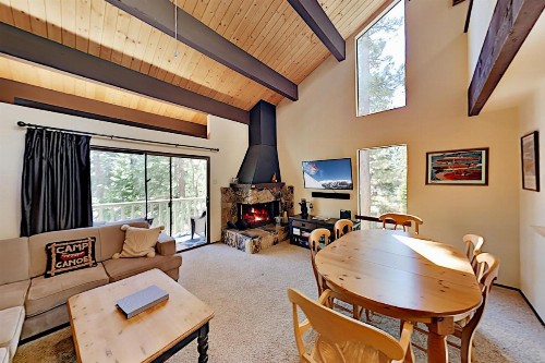 Henry’s Tahoe Hideaway w/ Pool Sauna & Tennis condo