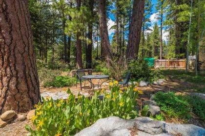 Updated Lakeside Escape   Walk 4 minutes to Beach Duplex Kings Beach