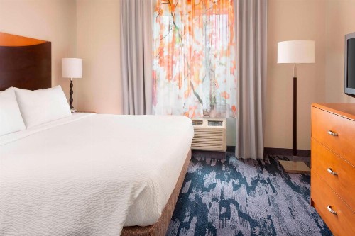 Fairfield Inn & Suites by Marriott Selma Kingsburg - image 10